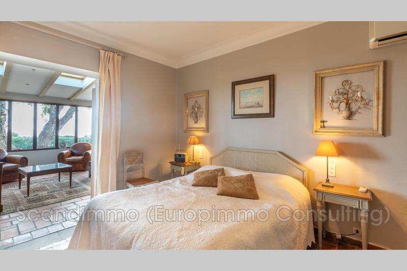 Maison - 180 m² - 5 pièces