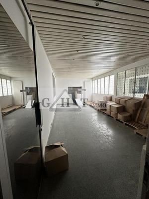 Entrepôt - 425 m²