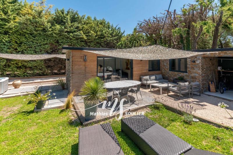 Maison - 300 m² - 8 pièces