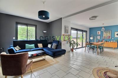 Maison - 137 m² - 6 pièces