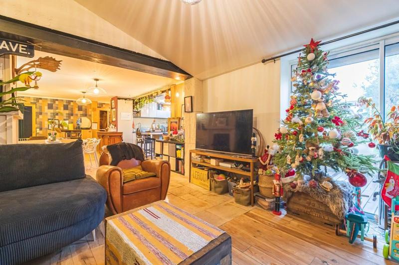 Maison - 127 m² - 5 pièces