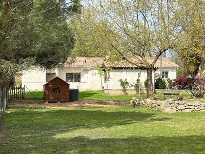 Maison traditionnelle - 210 m² - 8 pièces