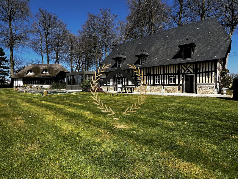 Maison - 253 m² - 10 pièces