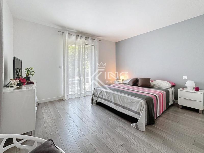 Villa - 200 m² - 6 pièces