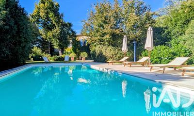 Maison - 305 m² - 8 pièces