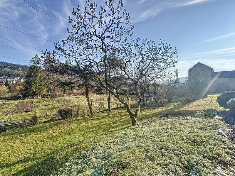 Maison - 231 m² - 9 pièces