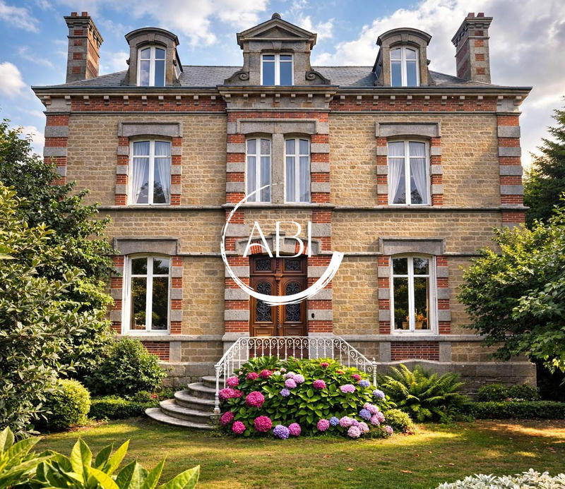 Maison - 220 m² - 9 pièces