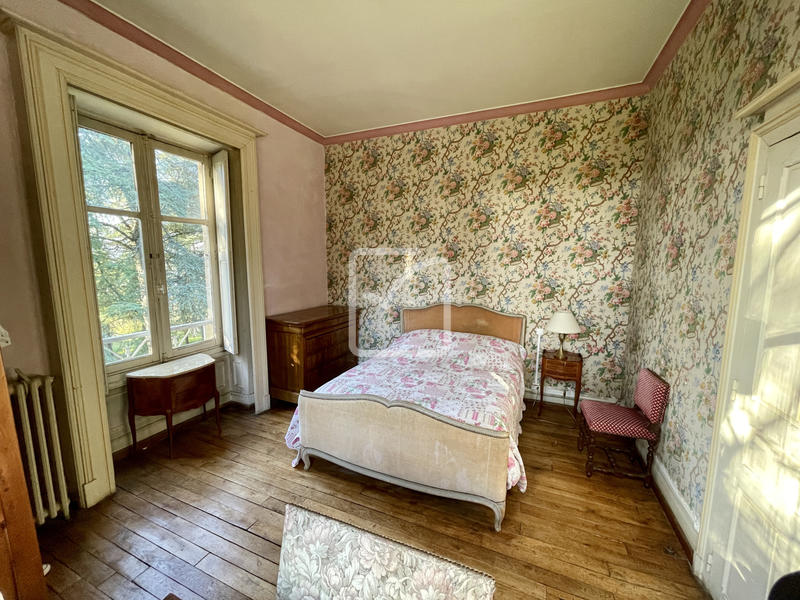 Maison - 525 m² - 16 pièces