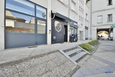 Local commercial - 46 m² - 2 pièces