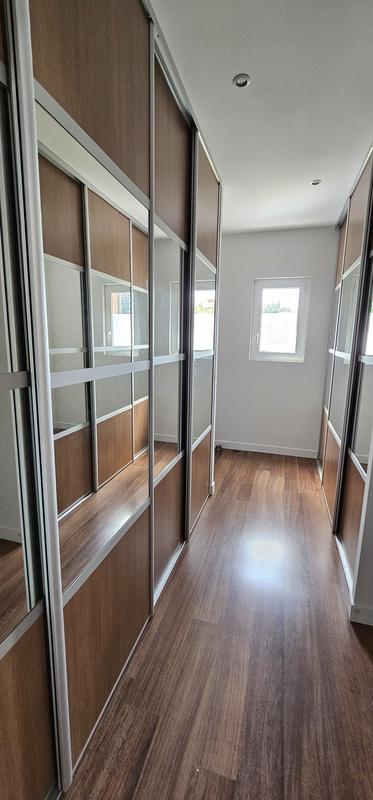 Maison contemporaine - 280 m² - 8 pièces