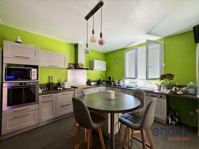 Maison - 146 m² - 5 pièces