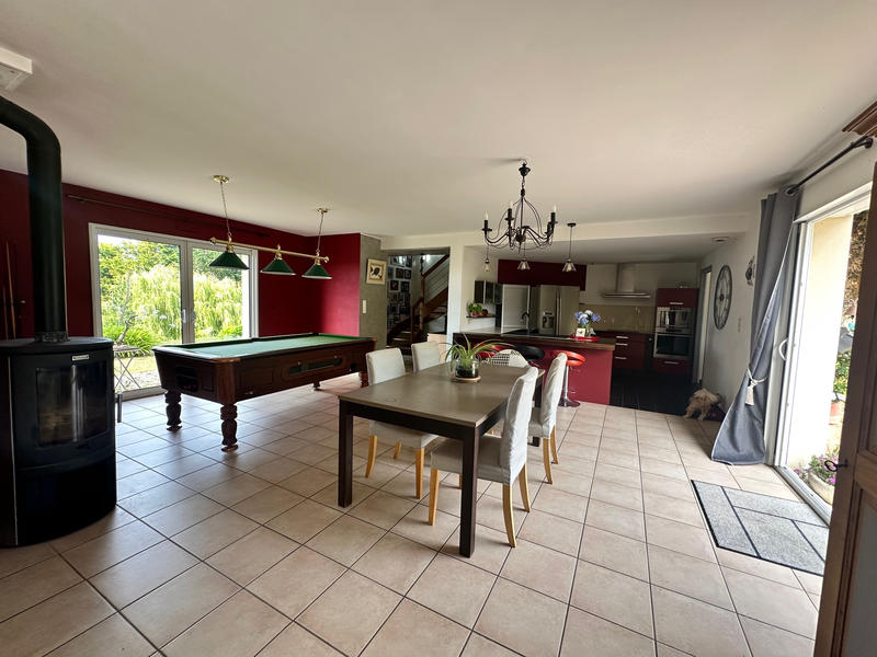 Maison - 205 m² - 6 pièces