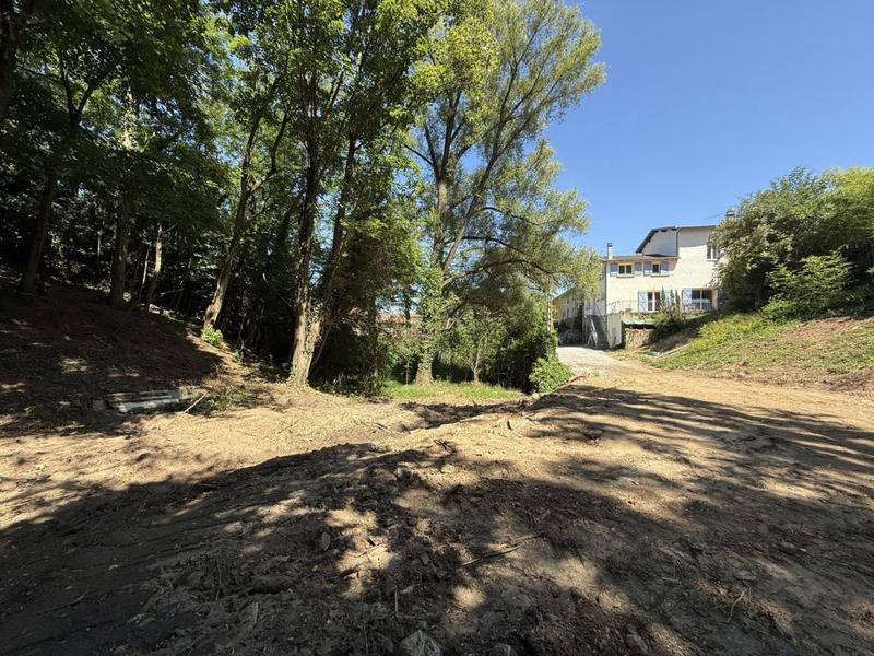 Terrain constructible - 1 660 m²