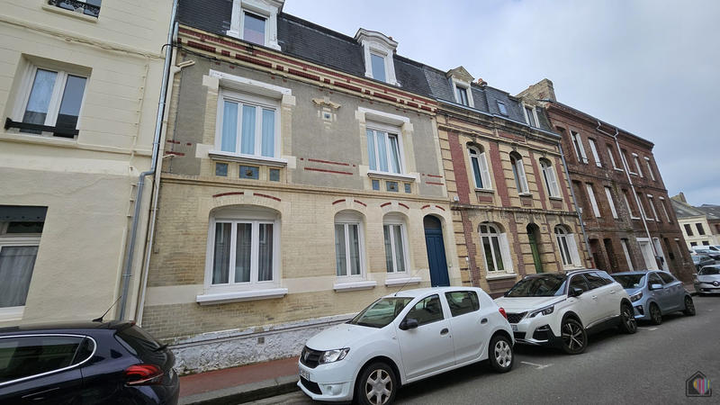Maison - 151 m² - 6 pièces