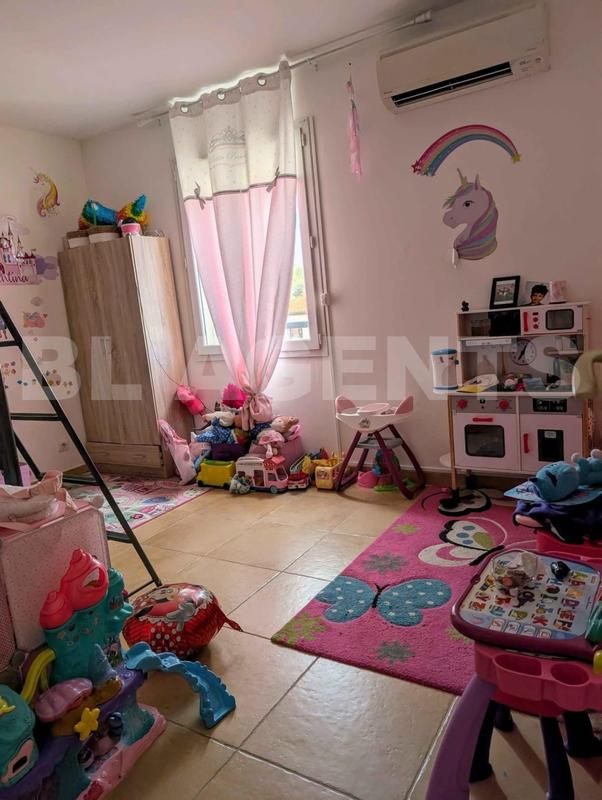 Maison traditionnelle - 112 m² - 6 pièces