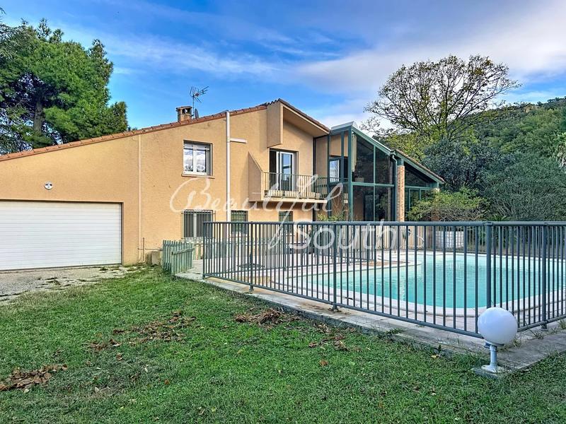 Maison - 206 m² - 6 pièces