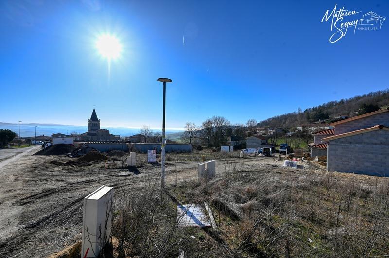 Terrain constructible - 807 m²