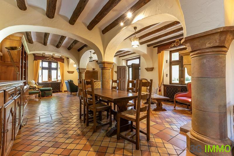 Propriété - 230 m² - 7 pièces