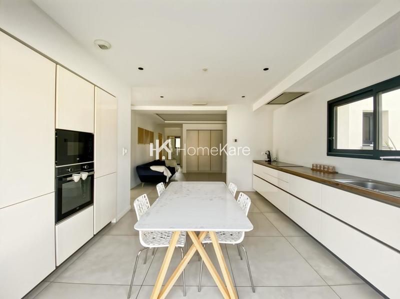 Maison - 174 m² - 5 pièces