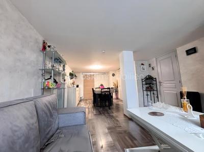 Maison de ville - 121 m² - 7 pièces