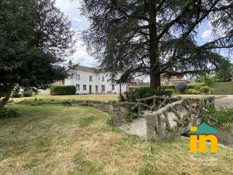 Maison de ville - 255 m² - 11 pièces