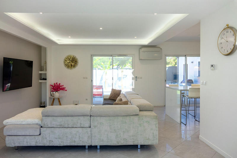 Maison - 200 m² - 6 pièces