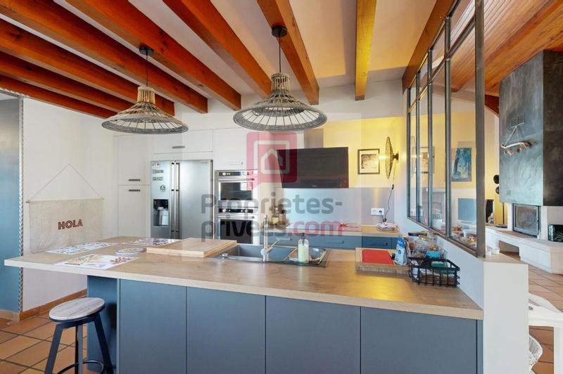 Maison - 201 m² - 6 pièces