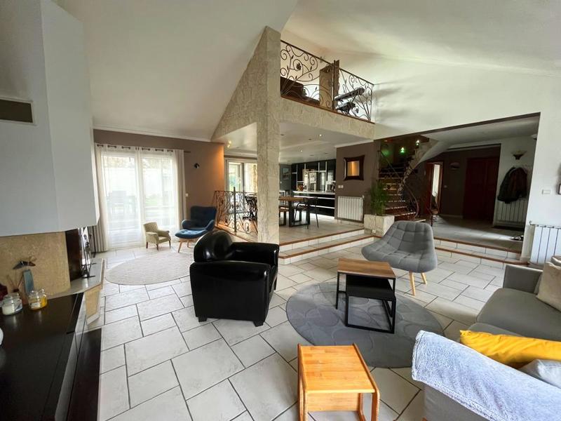 Maison - 184 m² - 5 pièces