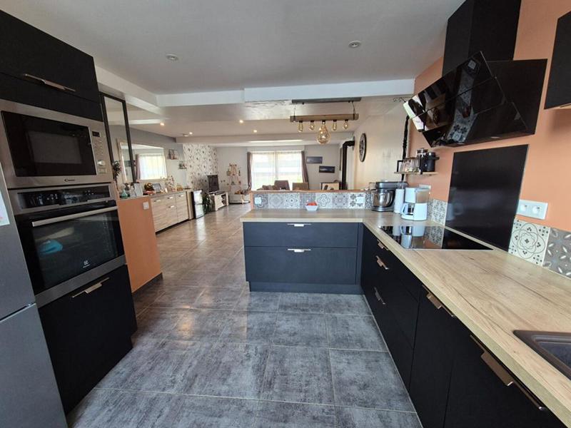 Maison - 140 m² - 6 pièces