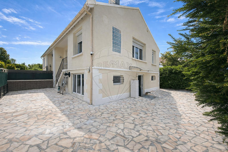 Maison - 120 m² - 6 pièces