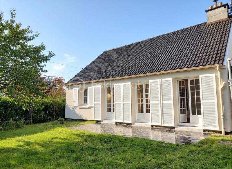 Maison traditionnelle - 121 m² - 6 pièces