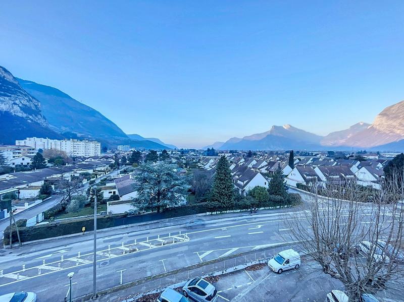 Appartement - 86 m² - 5 pièces