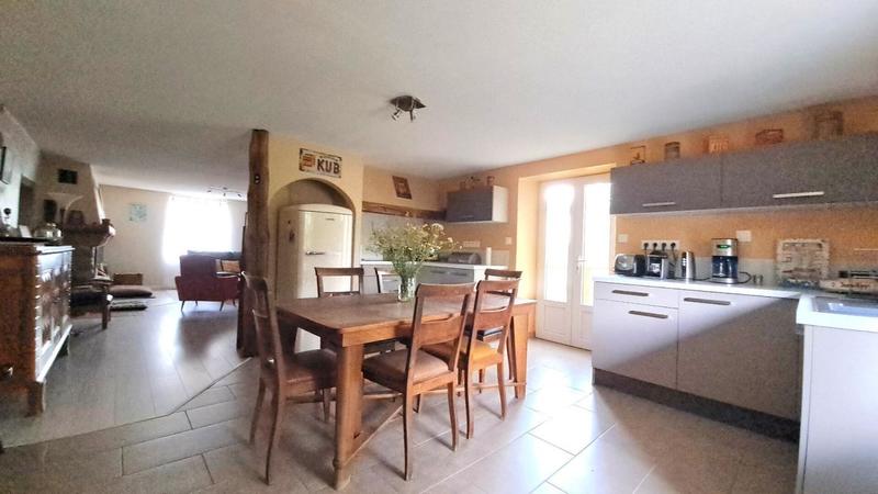 Maison - 205 m² - 7 pièces