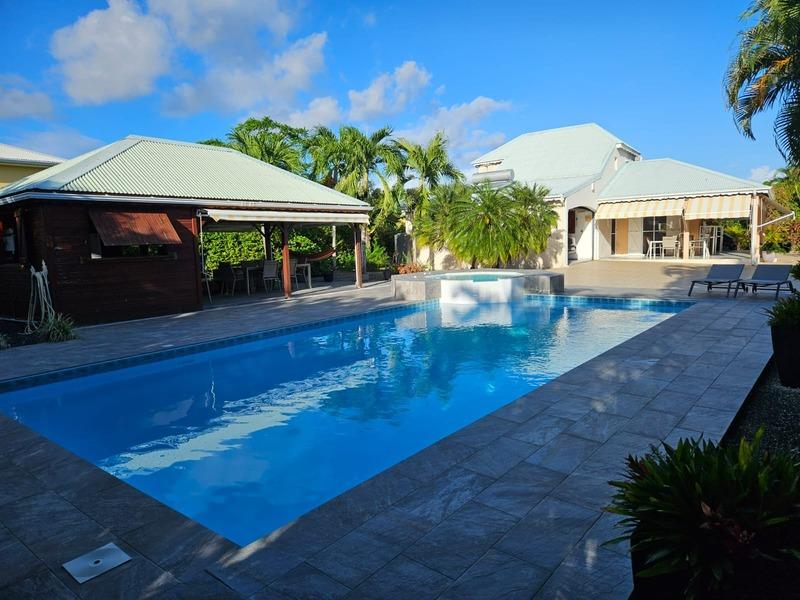 Maison - 190 m² - 16 pièces