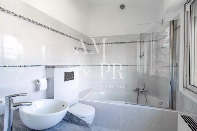 Villa - 540 m² - 13 pièces