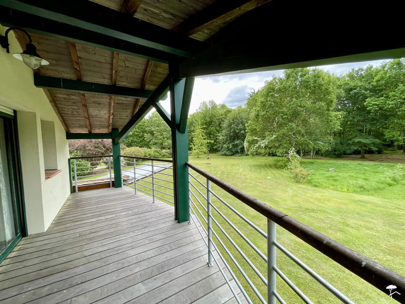 Maison contemporaine - 245 m² - 10 pièces