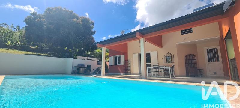 Maison - 205 m² - 6 pièces