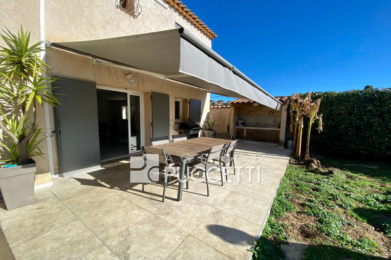 Villa - 180 m² - 6 pièces