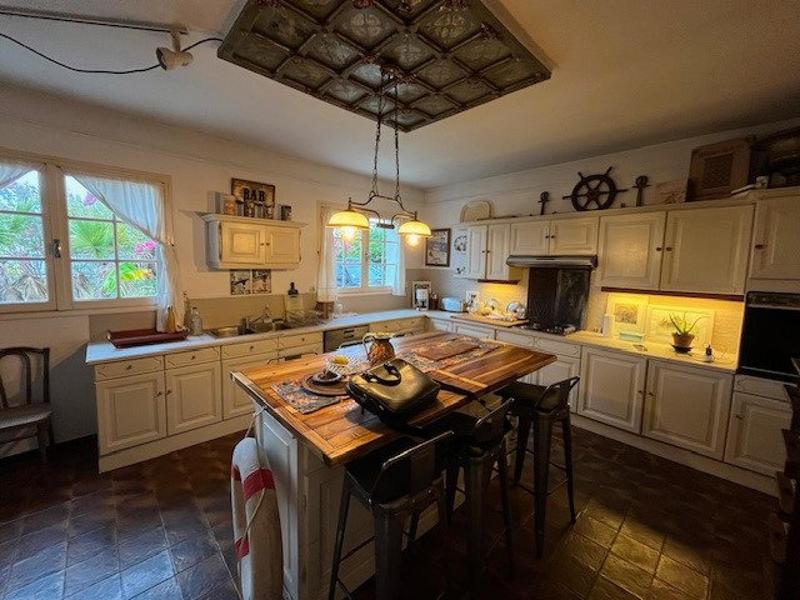 Maison - 347 m² - 13 pièces