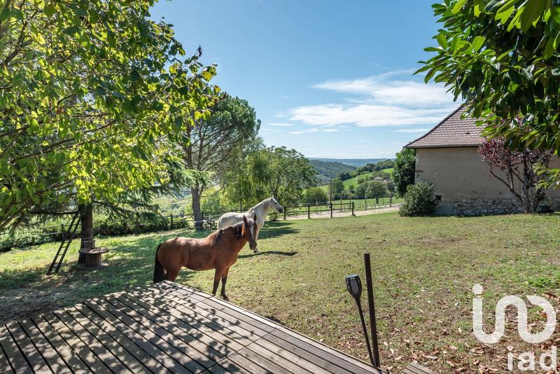 Maison - 230 m² - 10 pièces