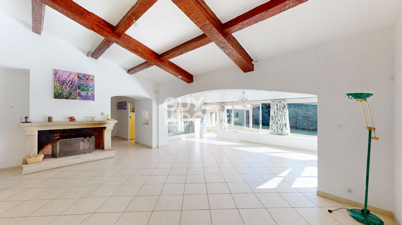 Maison - 305 m² - 10 pièces