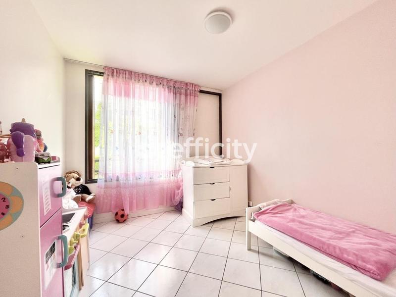 Appartement - 75 m² - 5 pièces