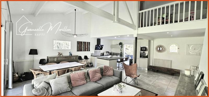 Maison - 212 m² - 7 pièces