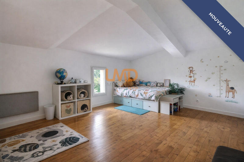 Maison - 199 m² - 7 pièces