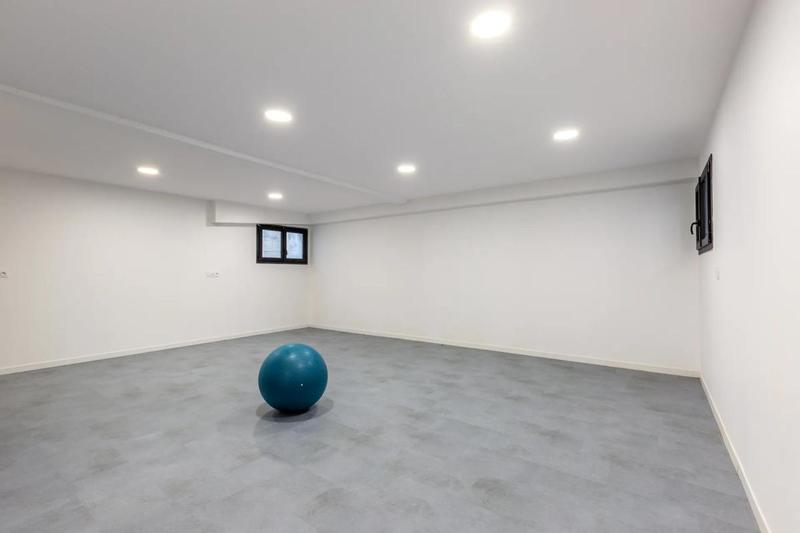 Maison - 246 m² - 8 pièces