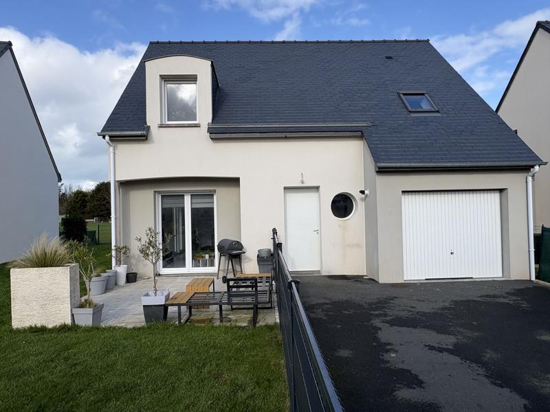 Maison - 96 m² - 5 pièces