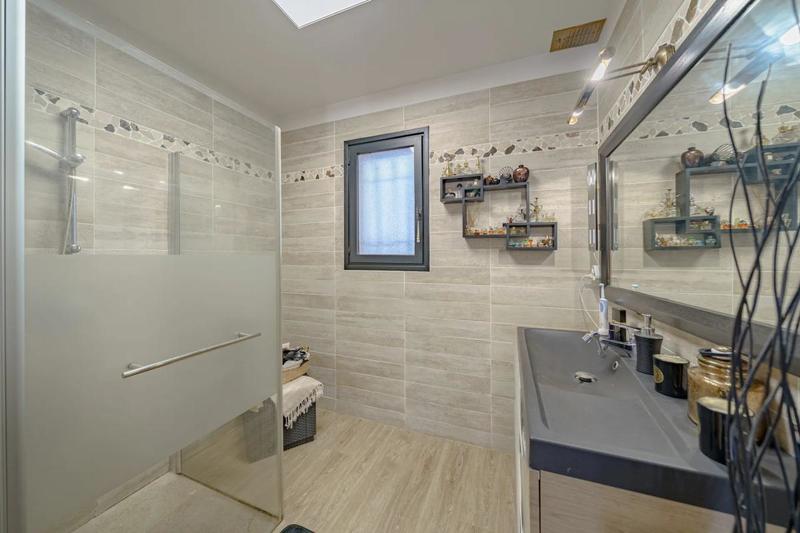 Propriété - 152 m² - 5 pièces