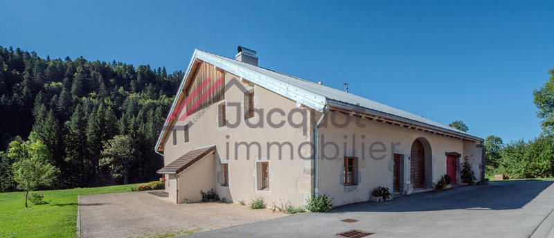 Maison - 300 m² - 9 pièces