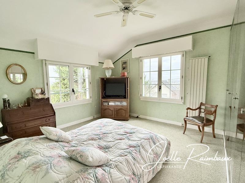 Maison - 186 m² - 7 pièces