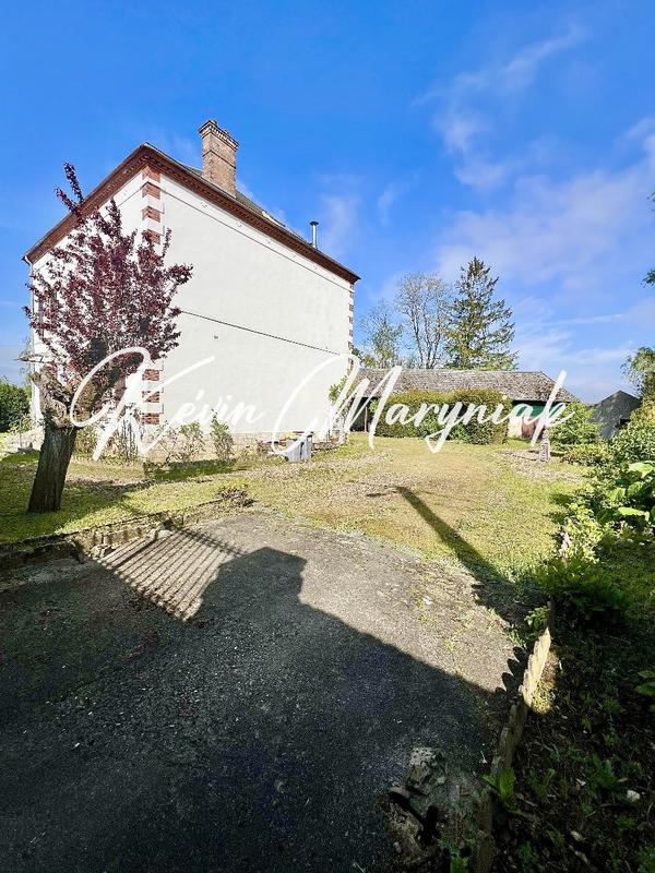 Maison - 296 m² - 6 pièces